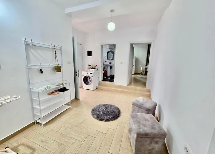 Lear Apartment