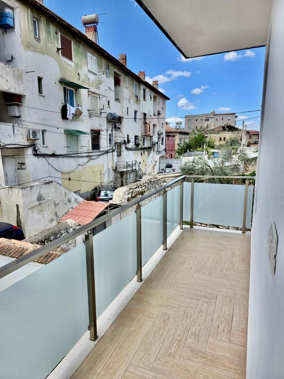 Apartment Lear *